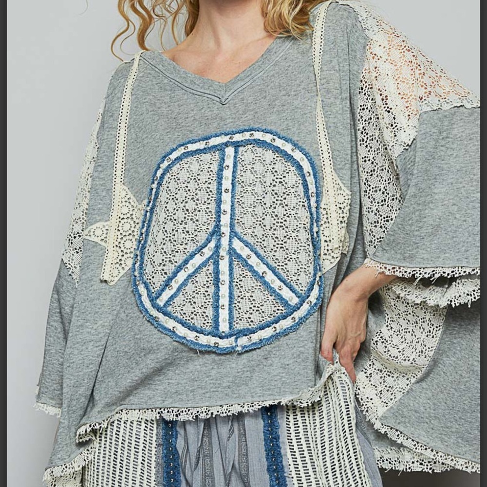POL Gray Lace-Trim Peace Sign V-Neck Top